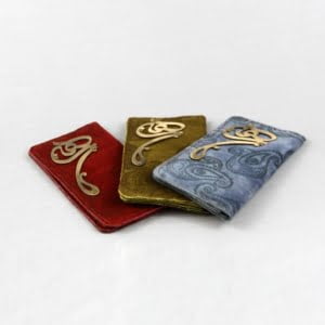 “Hich” Calligraphy Women’s Wallet