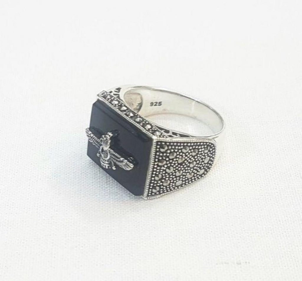Farvahar ring-persis collection