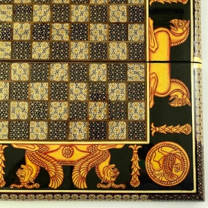 CHESS SET